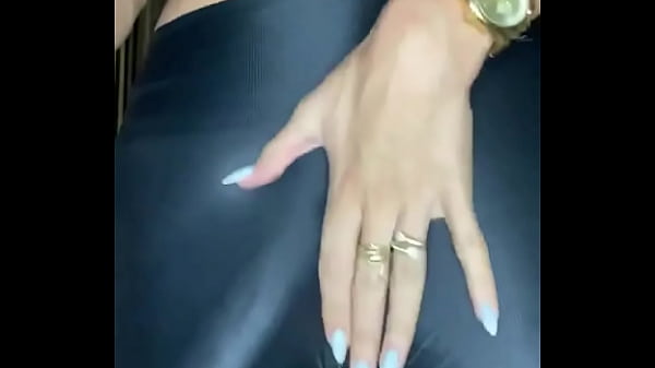 Elle A Un Lourd Encombrant Dans Un Pantalon Legging