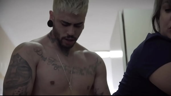 Download Video - trai meu marido com seu irmao na lavanderia