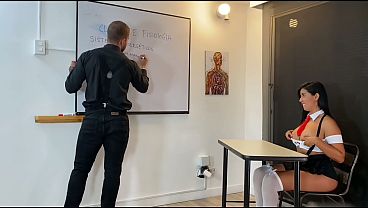 Profesor de biología caliente se folla a sus grandes tetas Estudiante latina cachonda