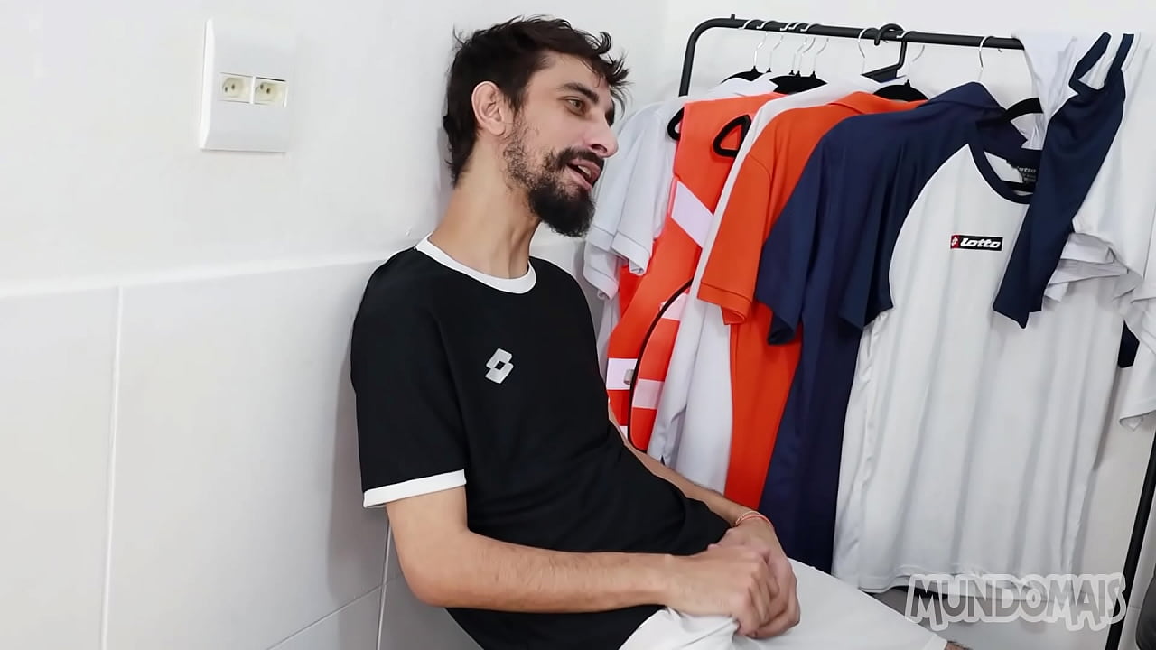 ¡Me follé a mi compañero de fútbol en el vestuario!
                    hardcore blowjob handjob hairy hardsex gay big cock big dick gay porn muchos negros