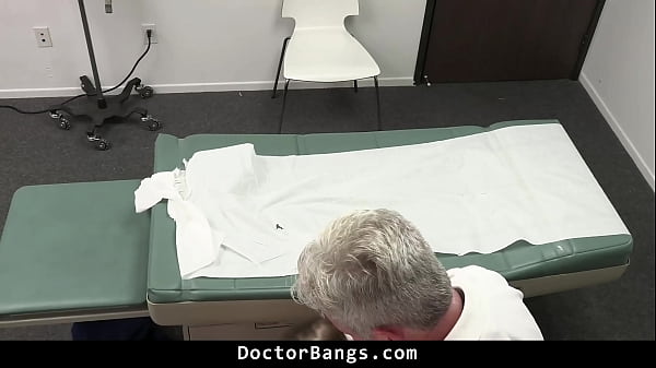 Patient Understands What to Do to Get Free Treatment Form the Doctor - Doctorbangs