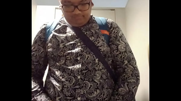 Vaibhav Jerks Off & Cums In A Public Toilet Whi...