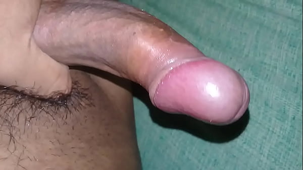 Novinho mostrando seu pau