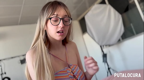 Download Video - PutaLocura - Teen rubia Emejota traga lefa en polvo cerdo con Torbe&period;