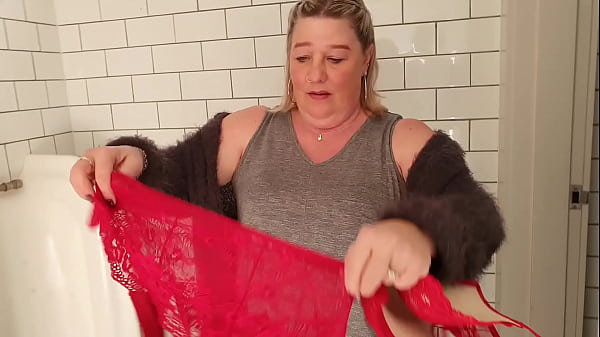NZ Milf slut in Public toilets flashing and strip for her Master