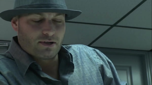 Holly West an uninhibited woman with large breasts gets penetrated in the ass