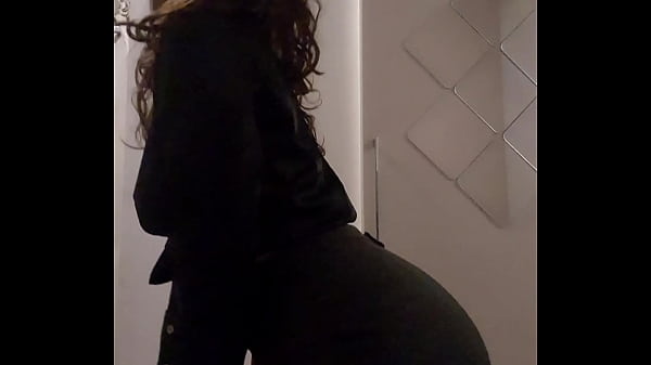 Alors les coquins vous attendiez votre vidéo... la voici. Mes.fans , la ...