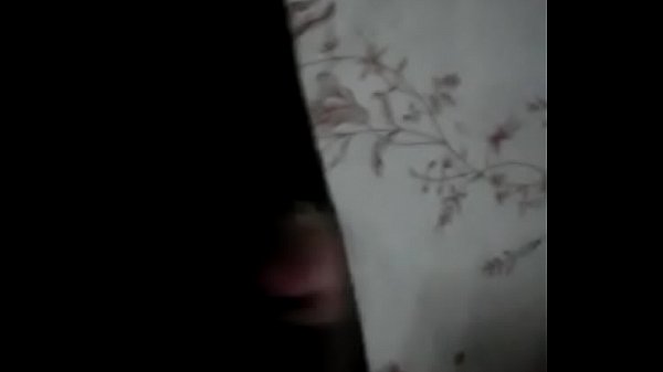 Download Video - Maloqueiro roludo batendo uma pra amanda