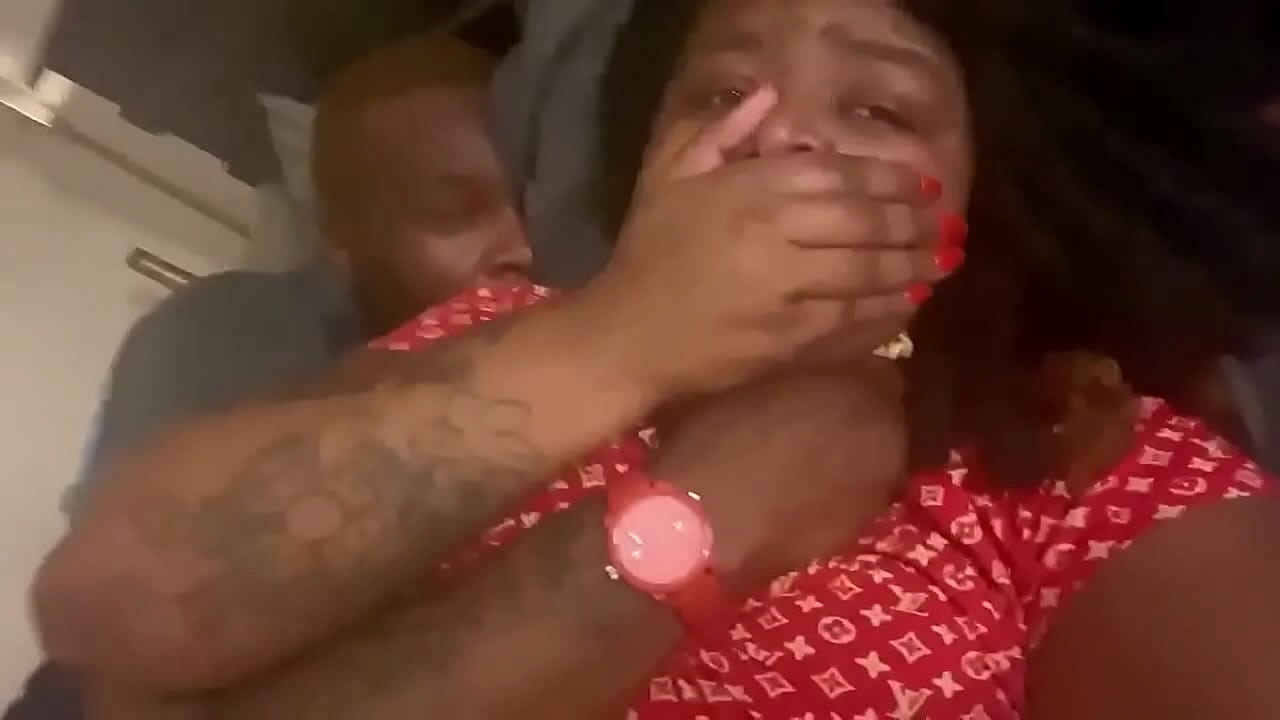 Cuando el coño es tan bueno que es difícil de grabar jajaja bfreakl06
                    cumshot black amateur wife threesome deepthroat ebony cute couple reality amateurs black cock muchos negros