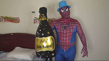 Beautiful big-bootied stepmother celebrates New Year's by sucking Spider-Man's dick