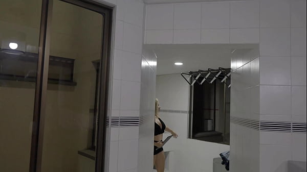 Real estate agent convinces me to buy the house and lets me fuck her wet pussy for the first time, cum in mouth! Karen Sleent