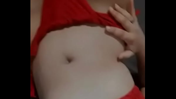 Passando a mão na minha buceta