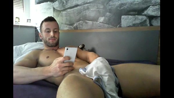 Download Video - sixpack hunk wank cam