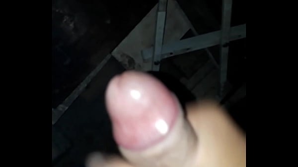 Punheta gozando muito