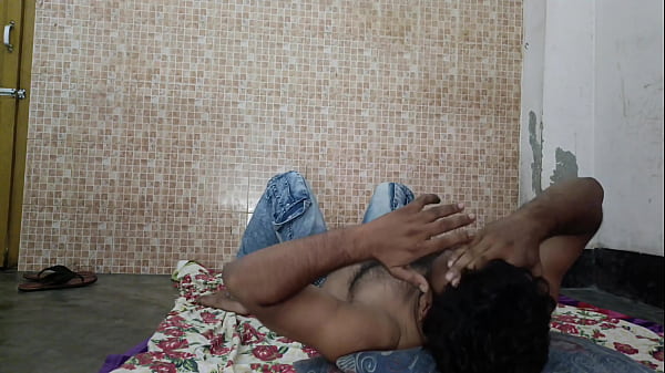 Curvy Indian Bhabhi Gets Pounded by Dunzo Delivery Lad in Steamy Bathroom