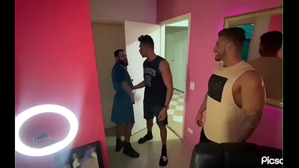 Download Video - guto abravanel e o barbeiro video disponivel no xvideos red e no meu site gutoegustavo com e no gutoabravanel