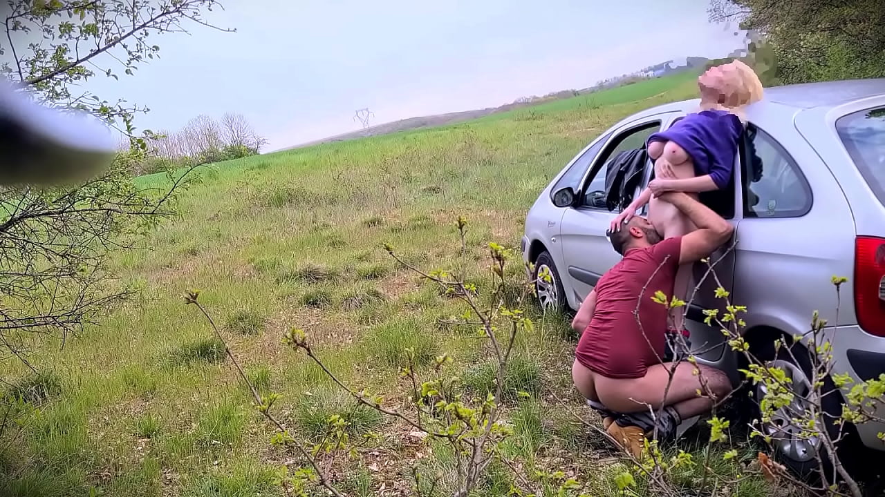 PÚBLICO APASIONADO SEXO AL AIRE LIBRE POR LA CARRETERA CON TETAS GRANDES MUJER RUBIA MAGNÍFICA PARTE 1
                    european blonde babe outdoor creampie blowjob skinny shaved amateur white pussy licking public internal pussy eating traffic big cock big dick road big boobs passionate muchos negros