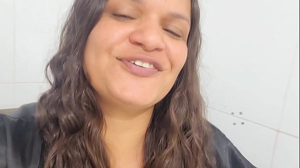 Na h do almo&ccedil;o intervalo para gozadinha no peitinho