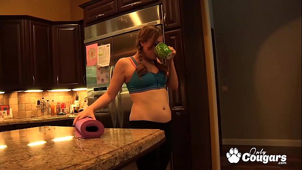 Ela Darling and Sovereign Syre Fuck On The Kitchen Counter