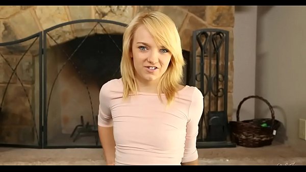 Filling honeys mouth with a willy