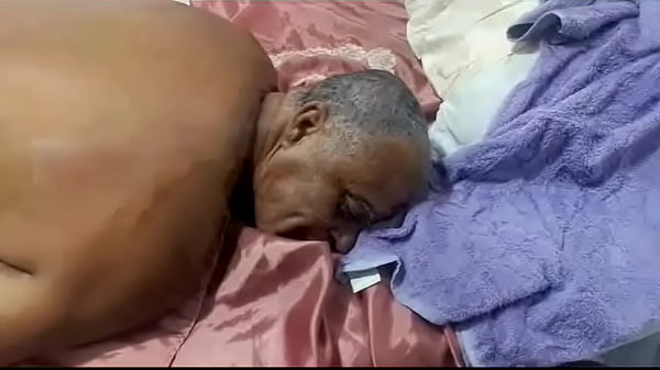 Download Video - GUGU DA SUNGA N&Atilde;O DISPENSA NEM UMA ROLA CEBOSA&period;