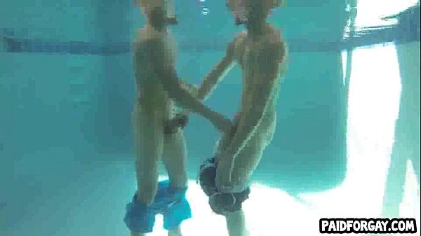 Download Video - Straight hunk sucks cock underwater for some money