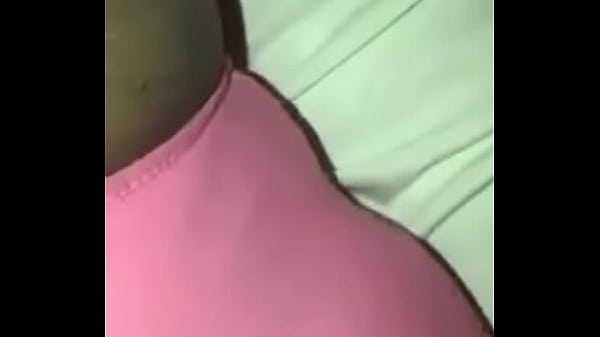 Sally tiene un culito que pide penesito de una ...