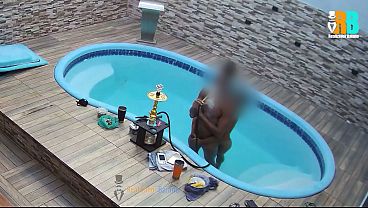 Cuckold films his slutty hotwife having sex in the pool with her lover. A filmmaker from Bahia is watching a World Cup game. #caughtoncamera, #leaked full video on Red