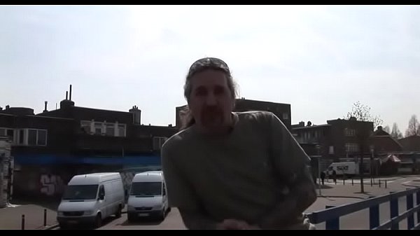 Babe gets mouth screwed