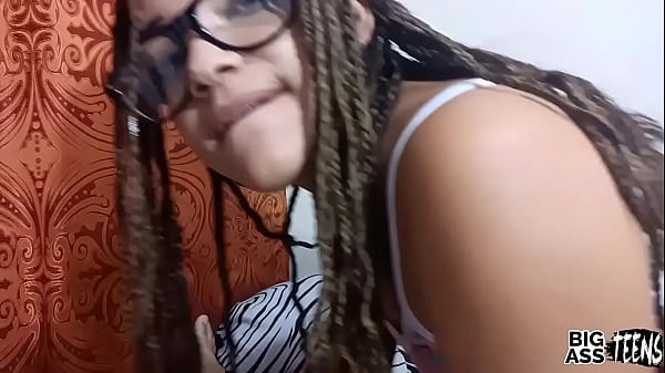 Perverted stepbrother masturbates in front of his while his catches him, morboses him and lends him her pussy and ass, cums in his mouth Xvideos Big Ass