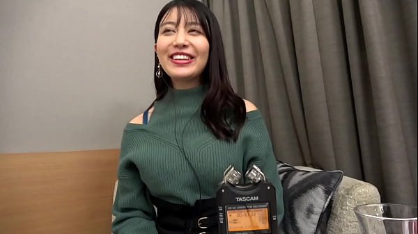 [ASMR] Intense and sweet whispering voice that drives your ears crazy! Nice bodied goddess with a soothing voice! Licking her nipples and sucking her pussy make sweet sounds!