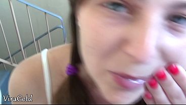 Download Video - Casual blowjob from a neighbor girl in the entrance of the house VGHV007