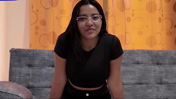 Mi nueva vecina me da la bienvenida al vecindario