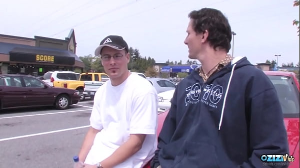 Download Video - Teen gets picked up on the parking lot and gets her trimmed pussy hammered