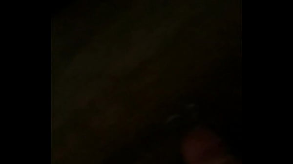 Corno fazendo seu pau pequeno gozar