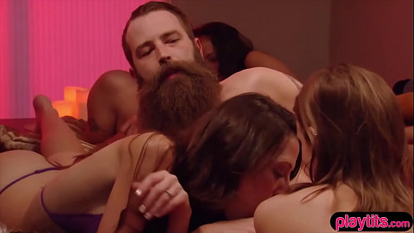 Ce Joli Couple Est Nouveau Dans La Vie Échangiste