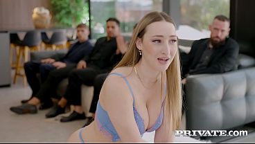 ルラ・ストック、彼女にとって初めてのギャングバンと初めてのダブル膣
