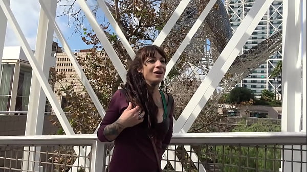 Ouverte &agrave; tout, Elea, 27ans, s'en remet totalement &agrave; notre &eacute;quipe !