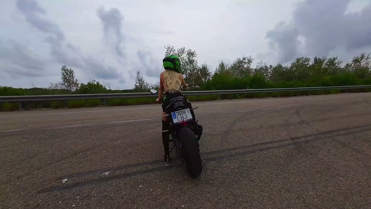 Angie Lynx Motorbike Drone Filming Takes an Unexpected Wild Sex with Pilot Xaviphoto