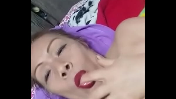 Die Reife Hure Lutscht An Ihrem Finger, Denkt An Meinen Schwanz Und Zeigt Mir Ihre Feuchte Vagina