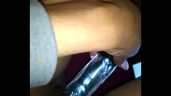 Mujer con su dildo