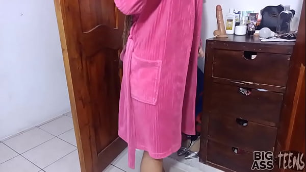 I fuck my 18yo BIG ASS Stepsister while my wife is not home rough sex