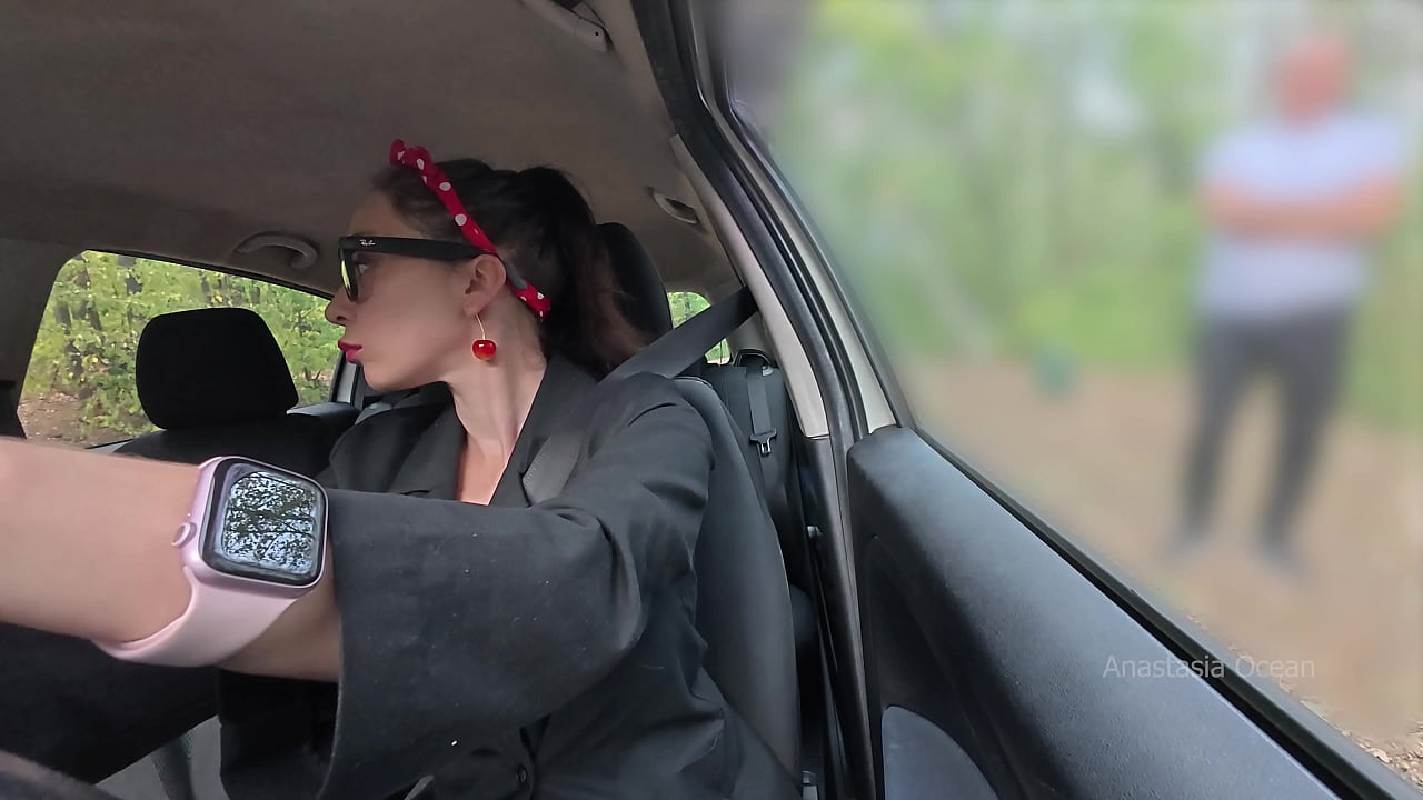 Car Window Hookup: Sucking Off a Stranger in Public.