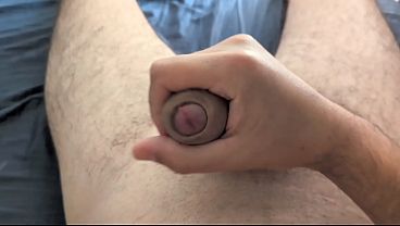 ベッドで毎日裸で自慰行為