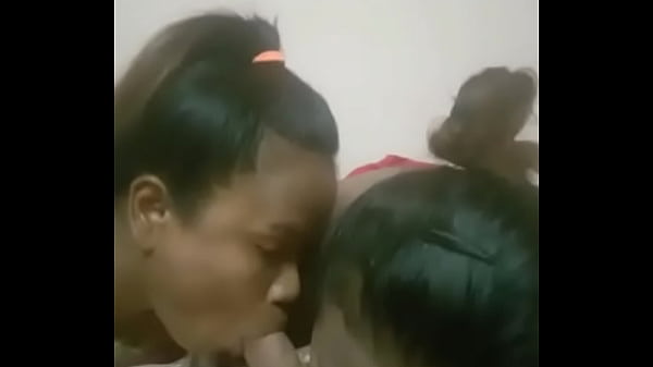 Double blowjob with two Asian girls