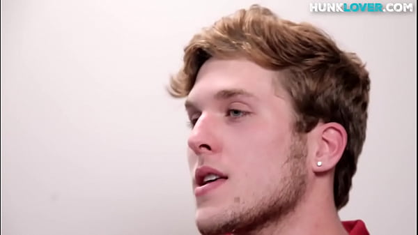 Muscular amateur strokes his dick for jizz on belly during solo performance