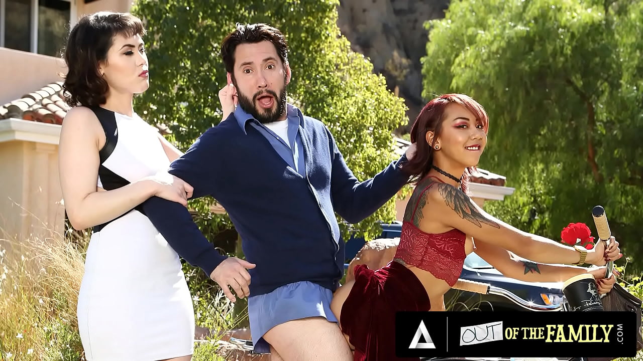 Madrastra cachonda se une a su marido pervertido y a su hijastra sucia después de que los pilla follando duro
                     teen interracial fingering threesome deepthroat skirt facesitting caught rimming big dick stepmom pussy rubbing stepdaughter pussy spanking audrey noir kimberly chi muchos negros