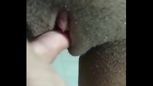 Ma Copine Se Masturbe La Chatte Chaude Et Se Fait Mouiller