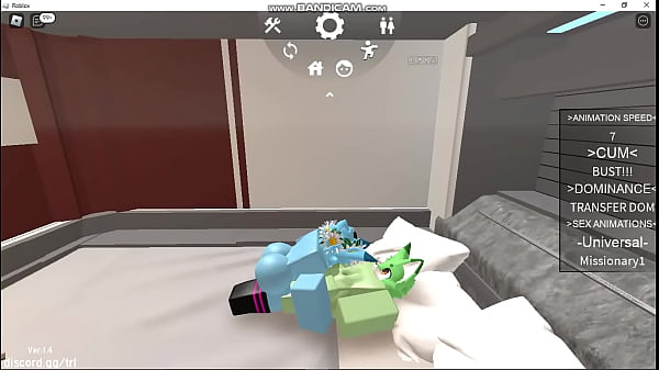 Download Video - Roblox furros gays tienen sexo oral c&oacute;modamente