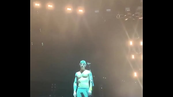 JOSH DUN ERECION IN CONCERT